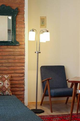 Vintage 2BR Apartment Managed By Wehost