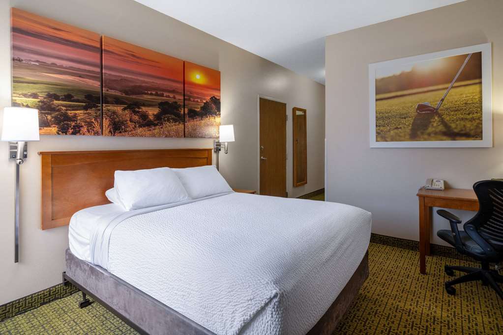 Days Inn & Suites by Wyndham Madison - photo 19