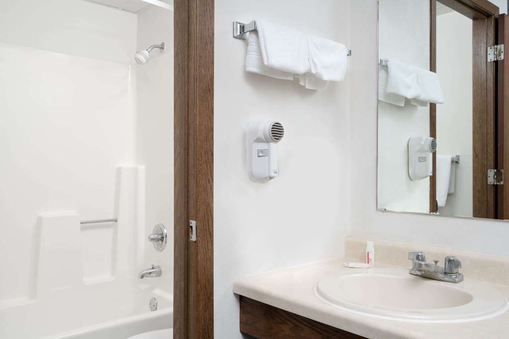 Days Inn by Wyndham St Cloud - photo 10
