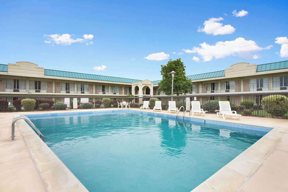 Baymont By Wyndham Emporia Va - photo 20