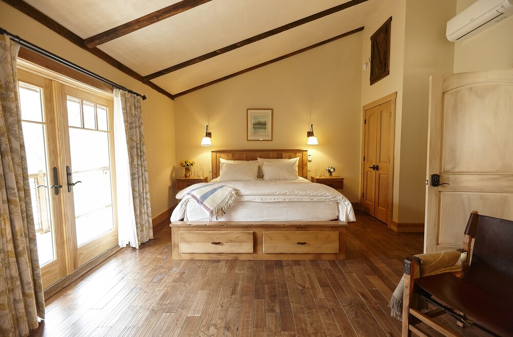 Seesaw's Lodge - photo 9