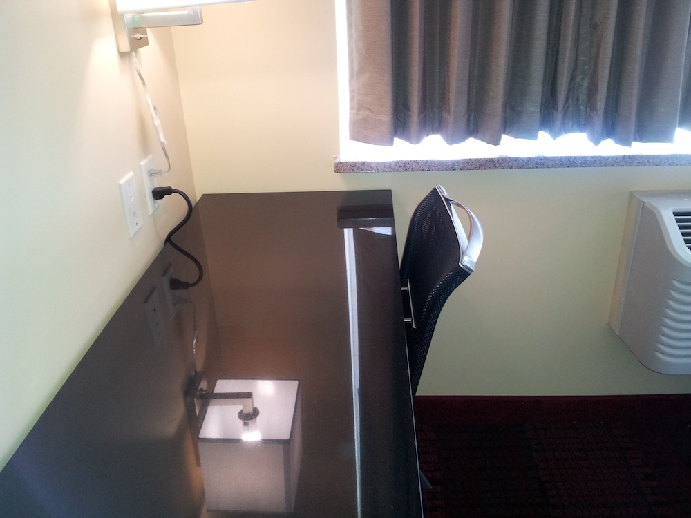 Hotel Bliss - photo 6
