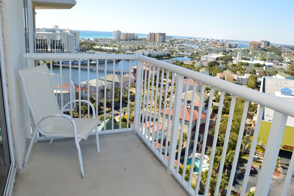 Pelican Beach Resort - photo 27