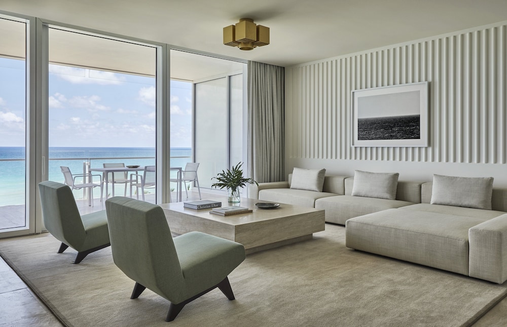 Four Seasons Hotel at The Surf Club - photo 18