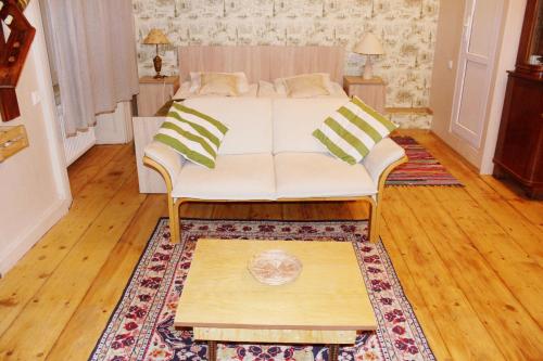 Solo Room Apartment