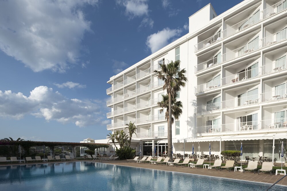 Hotel Agamenón — hotel in Es Castell
