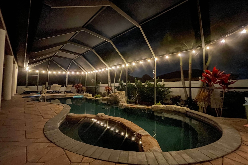 Spacious Oasis w Lagoon Pool & Spa in Cape Coral - photo 30