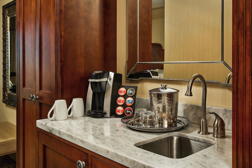 Woolley s Classic Suites - photo 31
