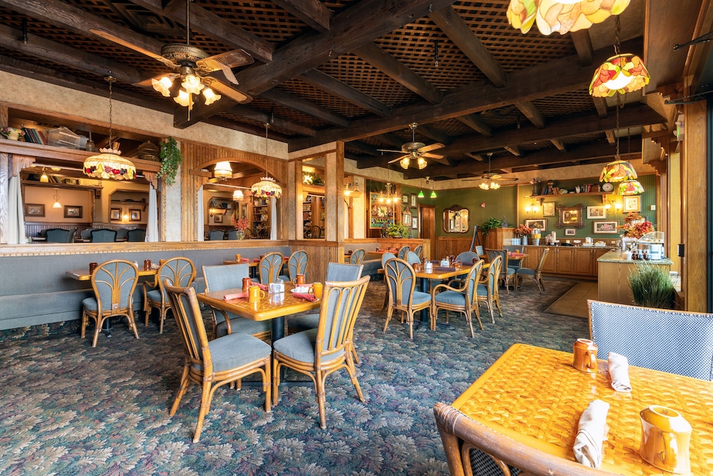 Grand Vista Hotel - photo 23