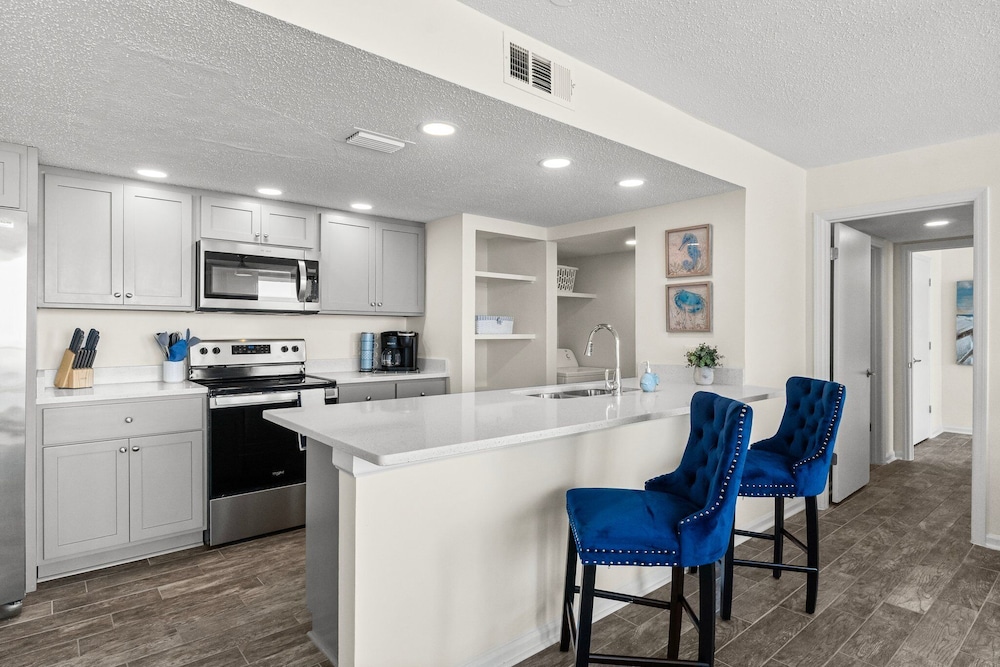Sandpiper Beacon Beach Resort - photo 224