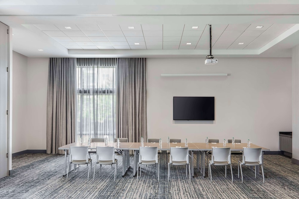 Embassy Suites by Hilton Atlanta Midtown - photo 46