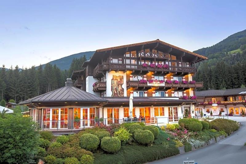 Hubertus - carbon neutral hotel in Neukirchen