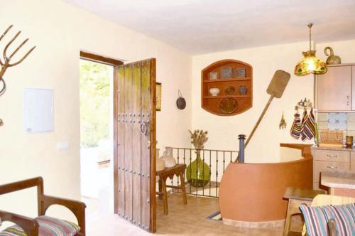 Charming house with mountain view in Siles Garden — 4-Star Luxury Hotel in Siles, Spain