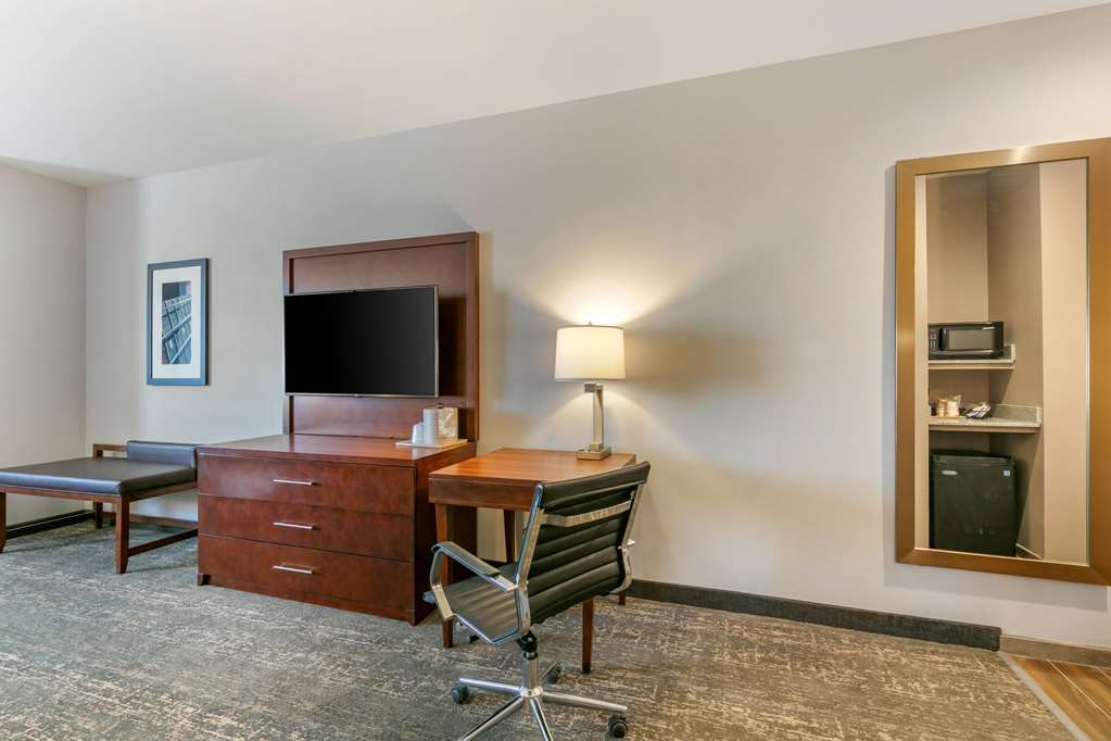 Comfort Suites North Tupelo - photo 23