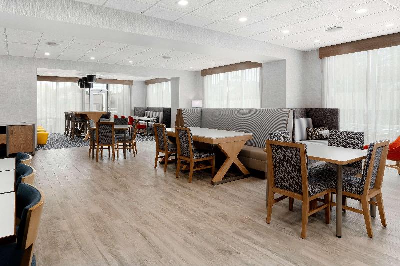 Hampton Inn Bellingham Airport - photo 29
