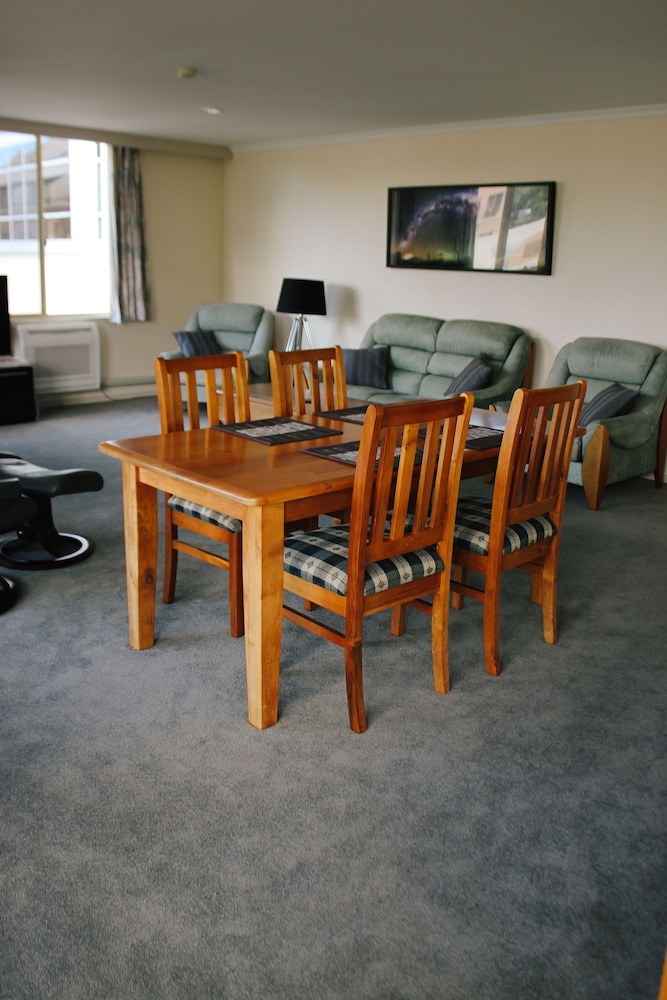 Jenatt Apartments Salamanca — 4-Star Luxury Hotel in Battery Point, Australia