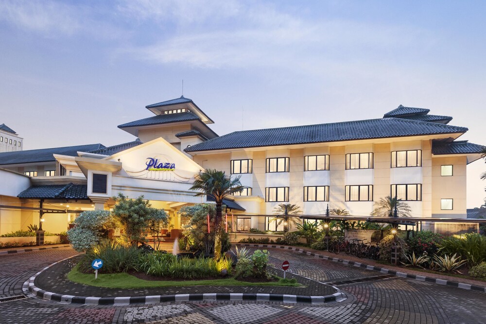 Prime Plaza Hotel Purwakarta — hotel in Cikampek