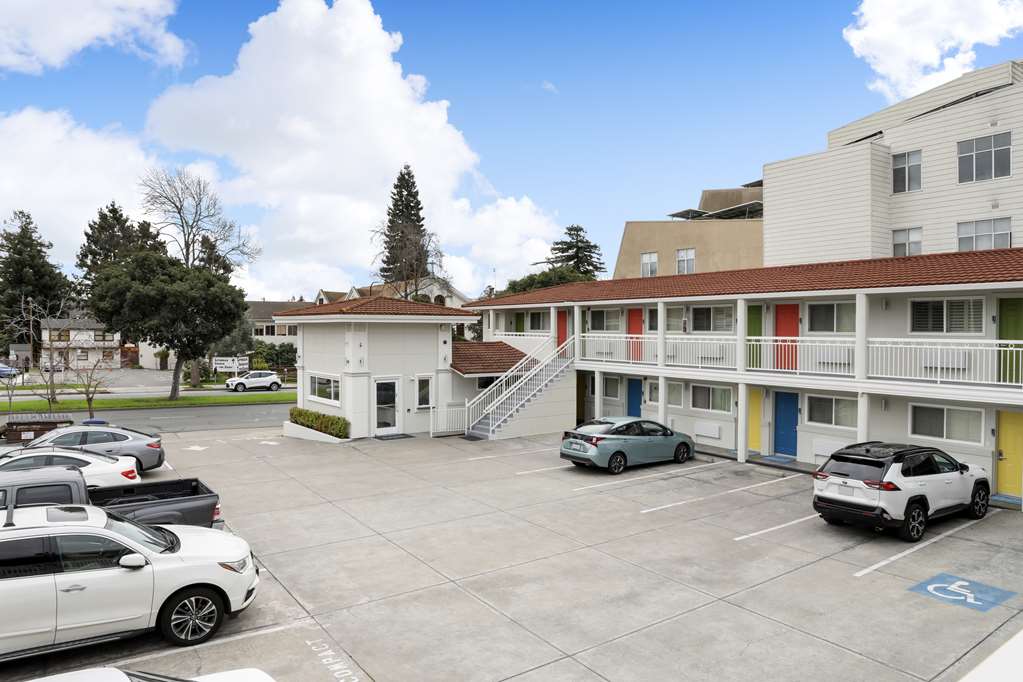 Signature Inn Berkeley - photo 6