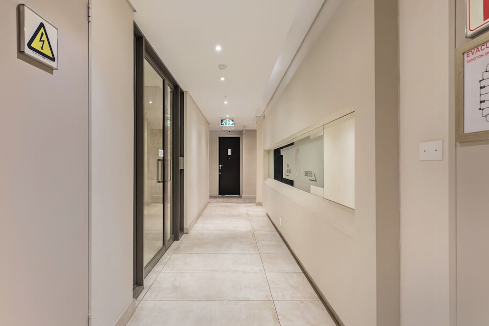 KMG Apartments at Sandton Skye — 4-Star Luxury Hotel in Johannesburg, South Africa