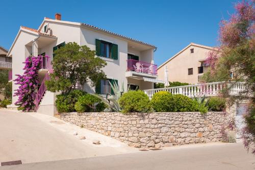 Apartment Duba — 4-Star Luxury Hotel in Tisno, Croatia