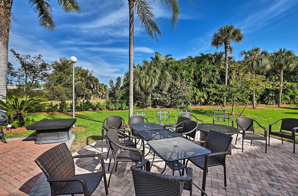 Beachy Marco Island Condo With Resort Amenities - photo 3