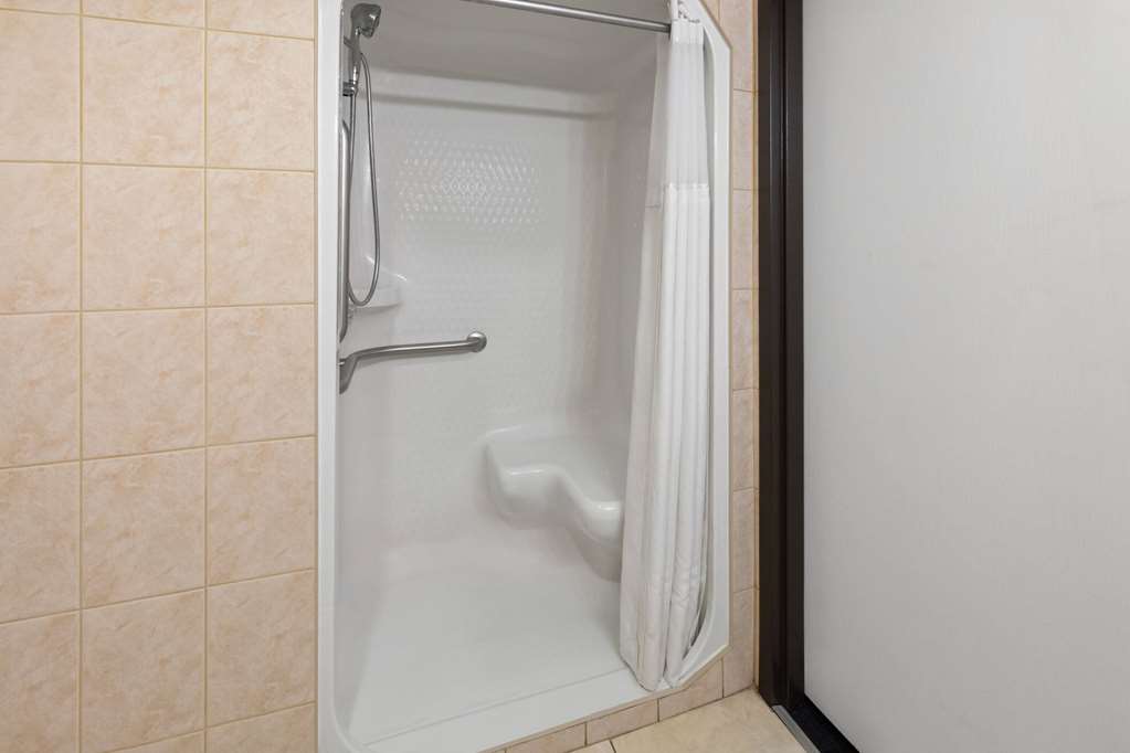 Baymont Inn and Suites by Wyndham Farmington MO - photo 32
