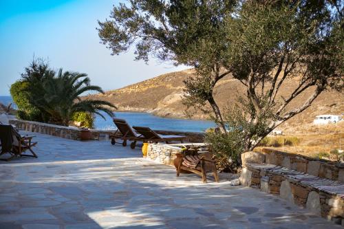 Villa Mavrianos — 4-Star Luxury Hotel in Kythnos, Greece