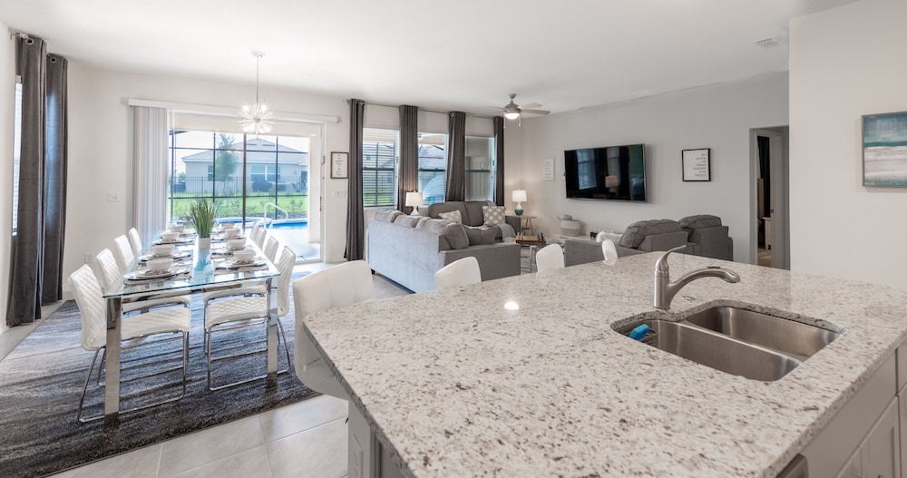 7547oml solterra Resort 6 Bedroom Home by RedAwning - photo 13