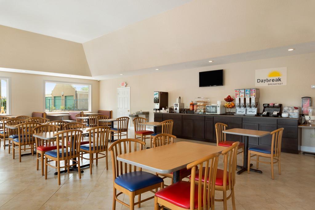 Days Inn Tampa North of Busch Gardens - photo 8