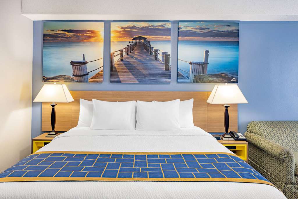 Days Inn & Suites by Wyndham Savannah Midtown - photo 38