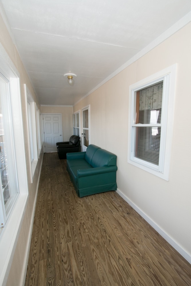 Outer Banks Motel - photo 30