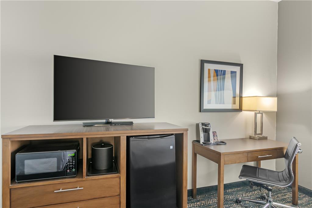 Best Western Plus Washington Hotel - photo 12