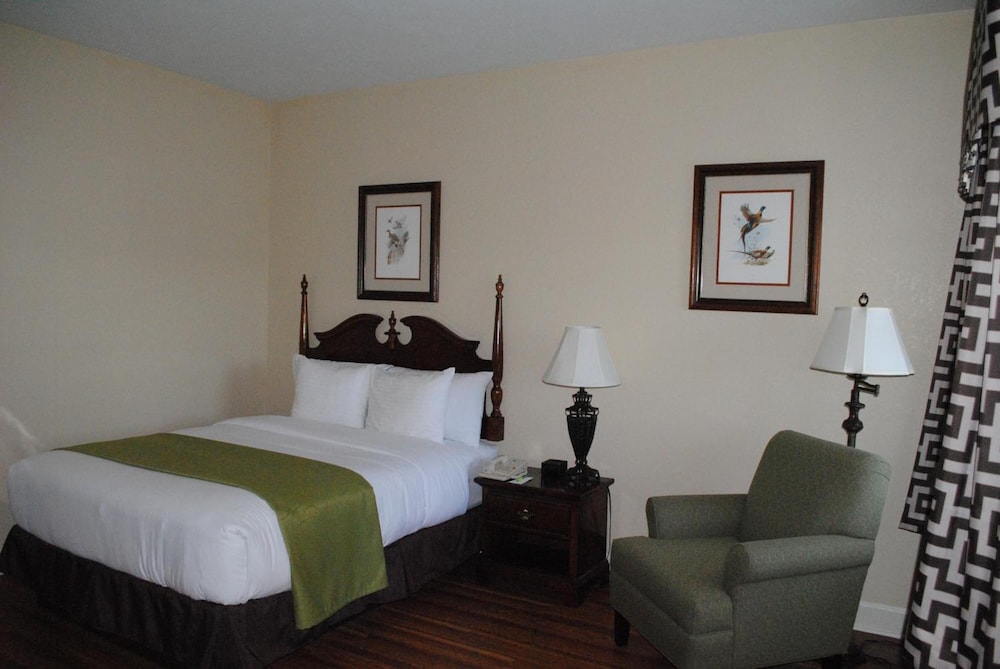 Merry Acres Inn - photo 9