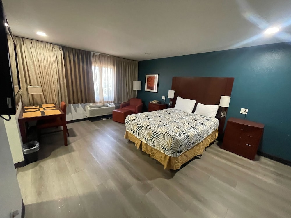 Portside Inn & Suites - photo 8