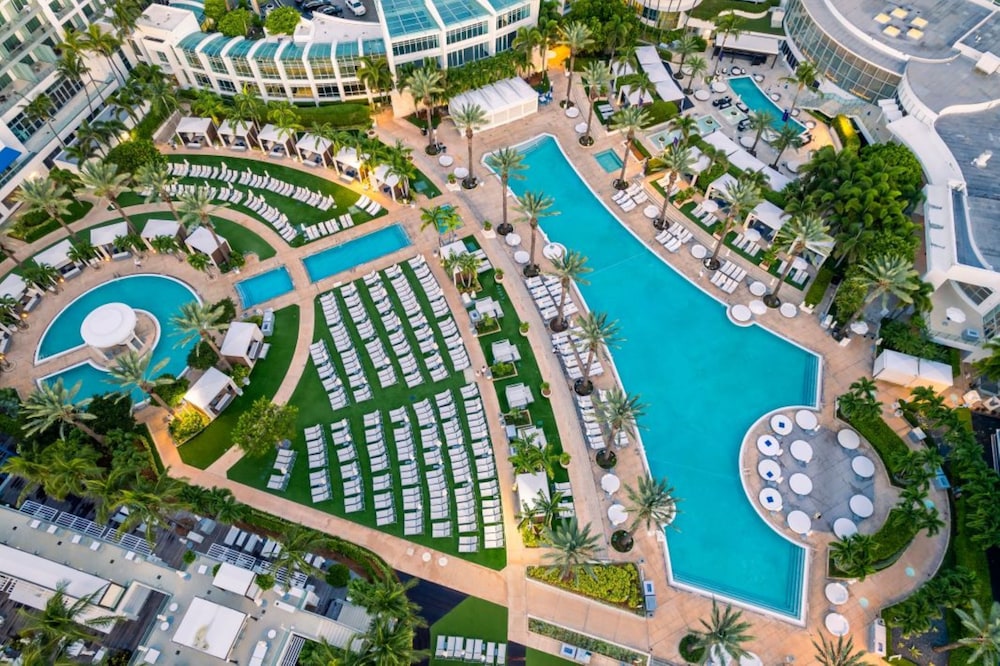 FontaineBleau Resort Pool & Ocean View - photo 8