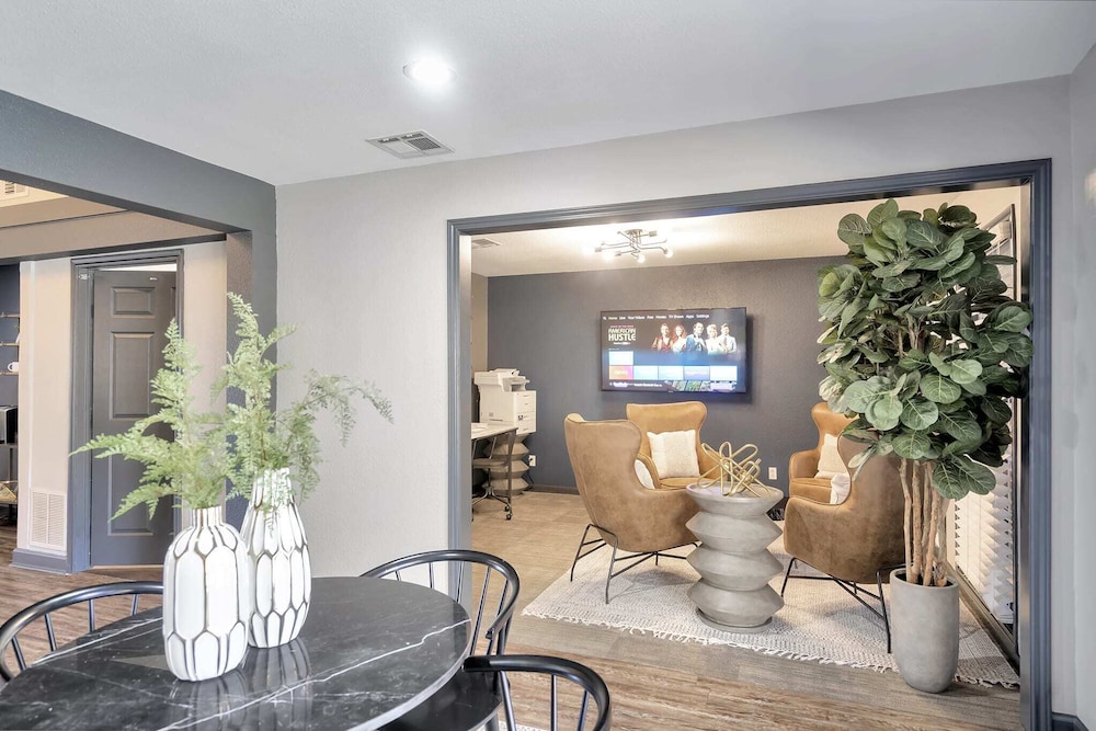 Relaxing Quaint 1BR in Heart of Midland - photo 39
