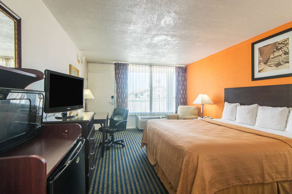 Motel 6 Liberal KS - photo 9
