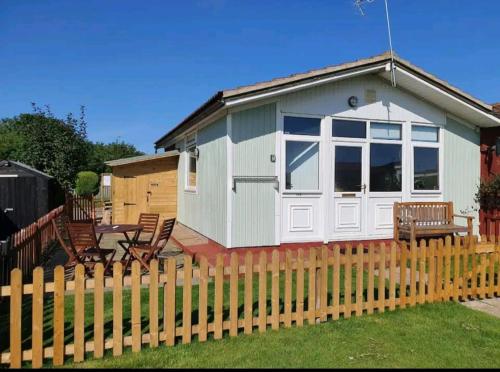 The Salty Sea Dog Dog friendly and 2 minutes walk to the beautiful golden beach in Bridlington, United Kingdom