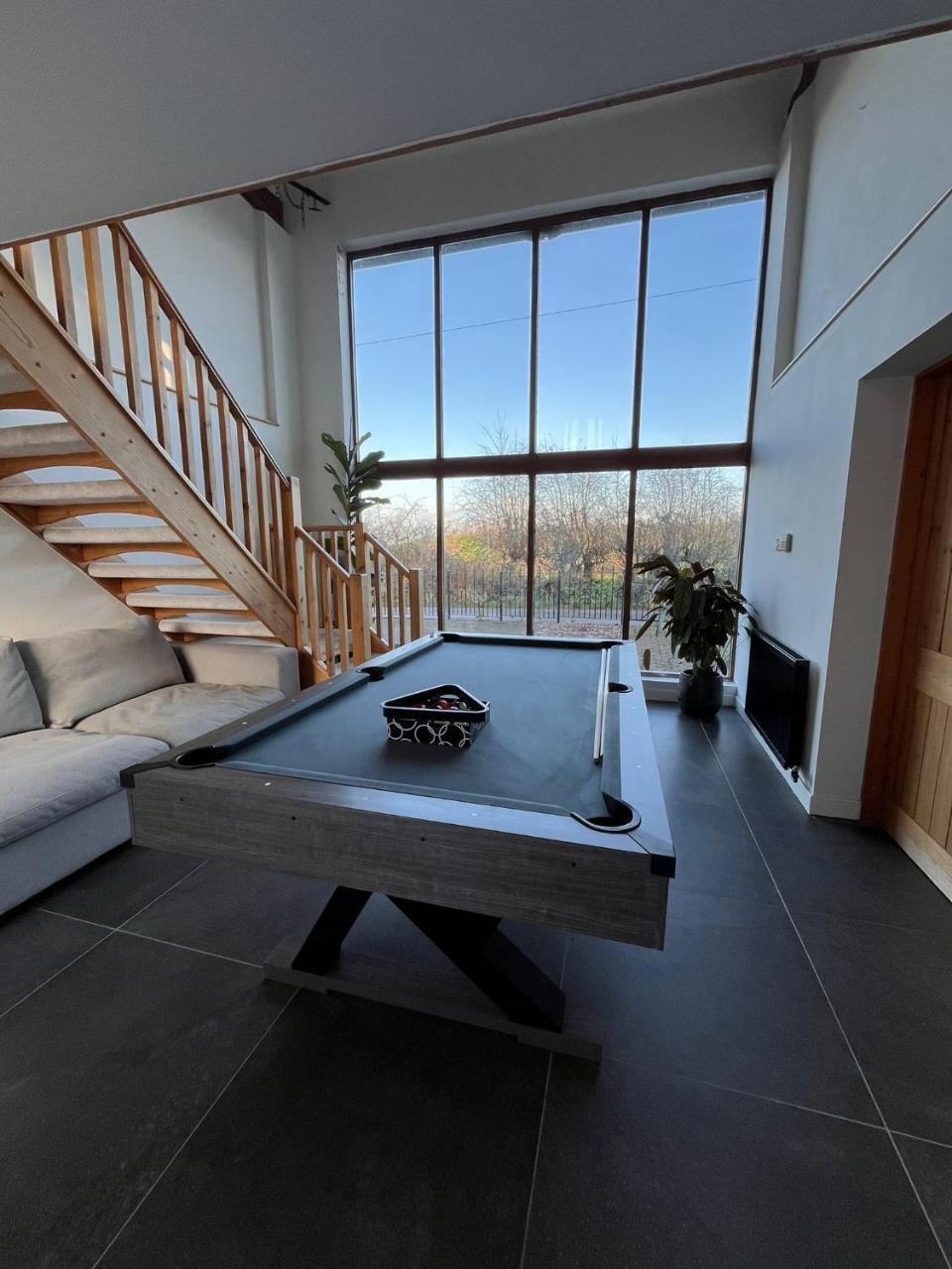 Oak Barn ideal for Nec Hs2 BHX family gatherings — 4-Star Luxury Hotel in Birmingham, United Kingdom