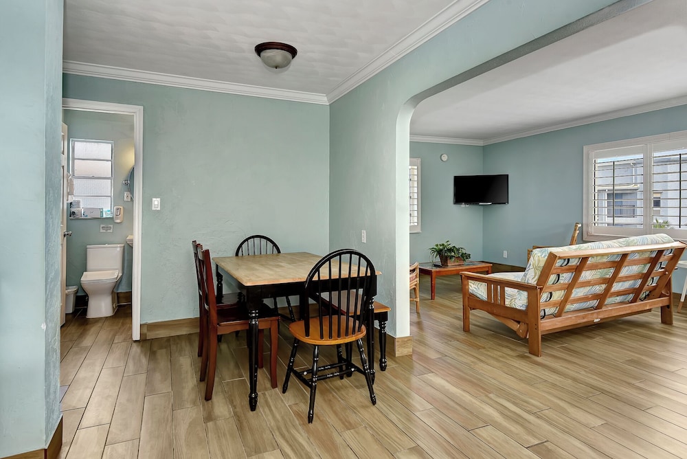Shoreline Suites & Cabana Cottages - photo 56