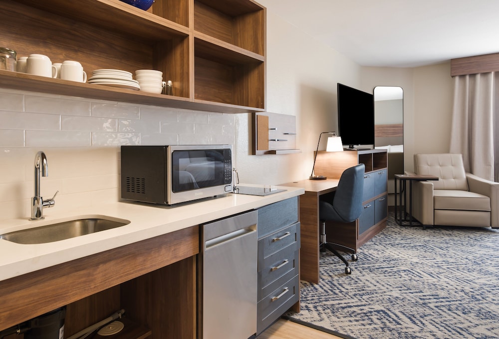 Candlewood Suites Lake Charles Sulphur by IHG - photo 15