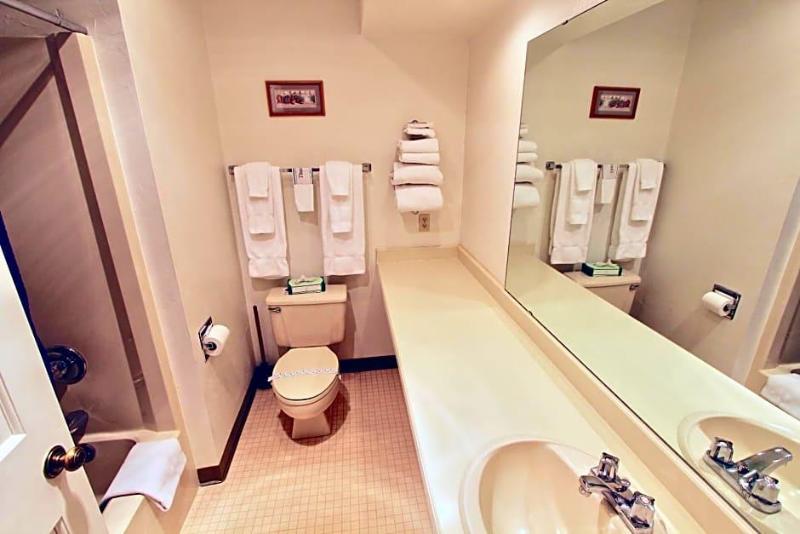 Baileys Harbor Yacht Club Resort - photo 11
