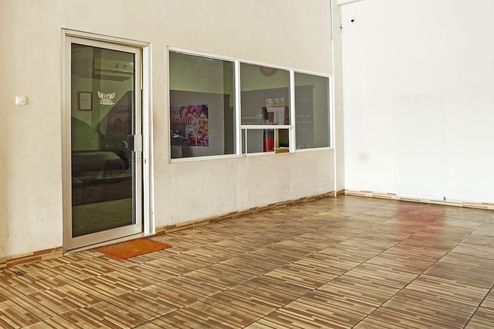 Oyo 3443 Rd Kost2 - carbon neutral hotel in Palembang