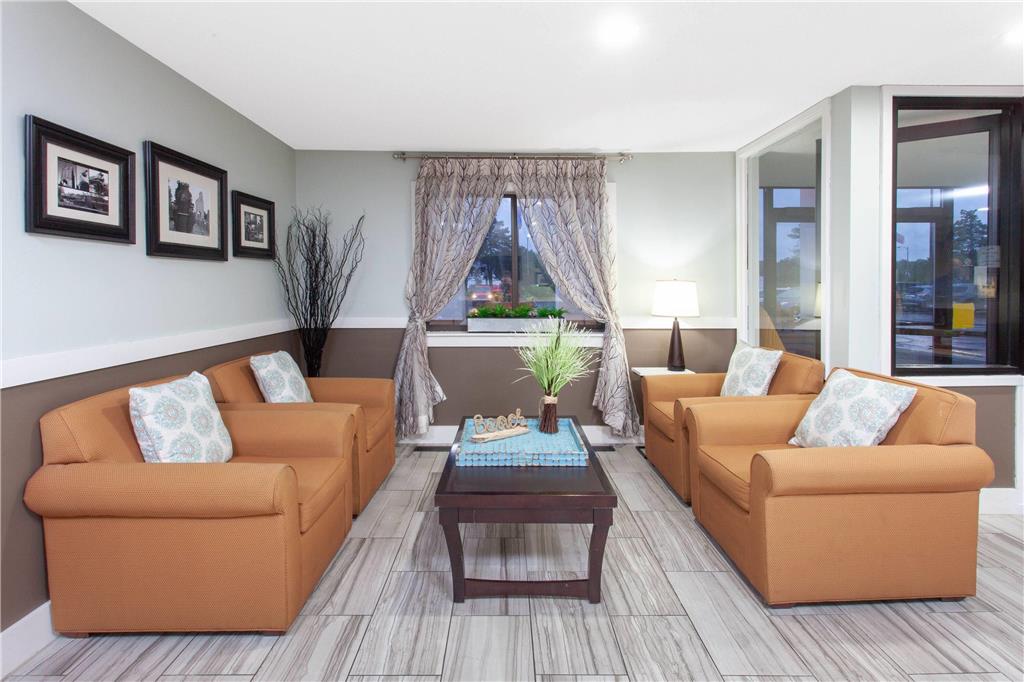 Baymont by Wyndham Grand Haven - photo 5