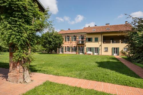 Villa Margherita with private pool — 4-Star Luxury Hotel in Racconigi, Italy
