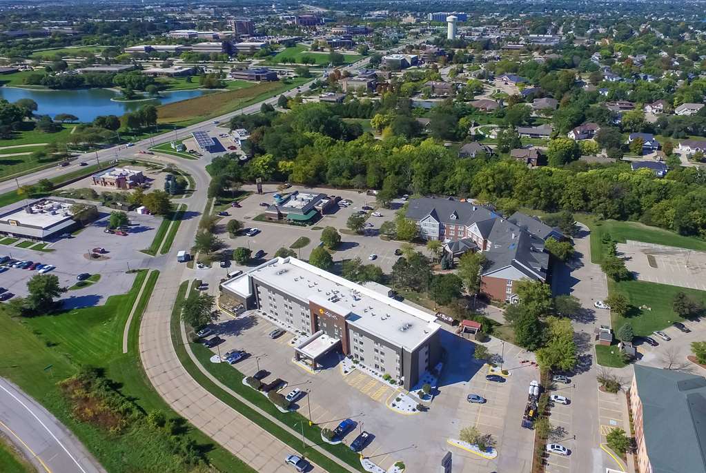 La Quinta Inn & Suites by Wyndham Des Moines West Clive - photo 12