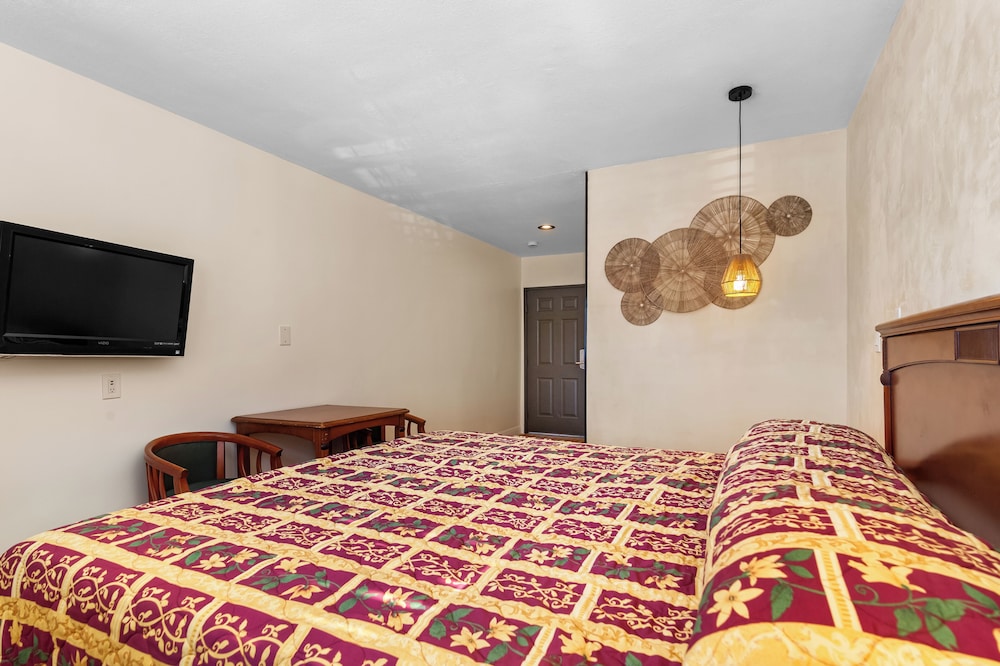 Beverly Inn - photo 30