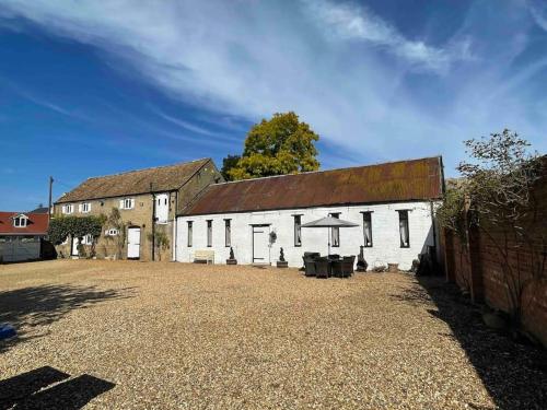 The Old Hay Barn Games Room Gym Sleeps 8 - last minute hotel in Godmanchester