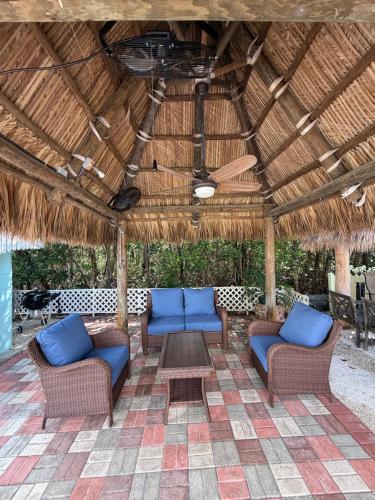 Stylish RV with 2 Bedrooms 2 Lofts and 2 Bathrooms in Key Largo, United States