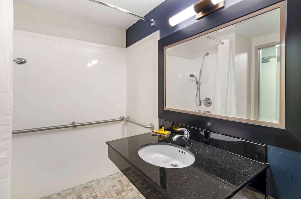 Best Western Plus Beckley Inn - photo 47